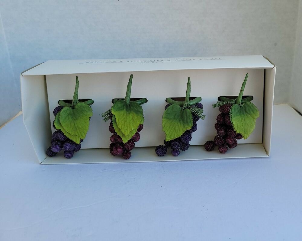 Pier 1 Beaded Fruit GRAPES Napkin RINGS Holders Set of 4 Tablescape Decor